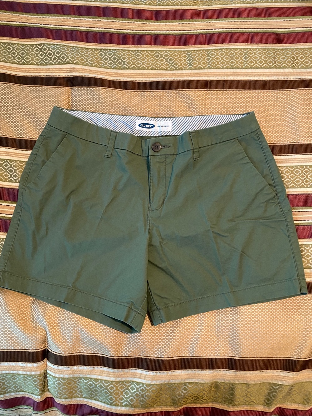 Old Navy Women's Olive Green Chino Shorts